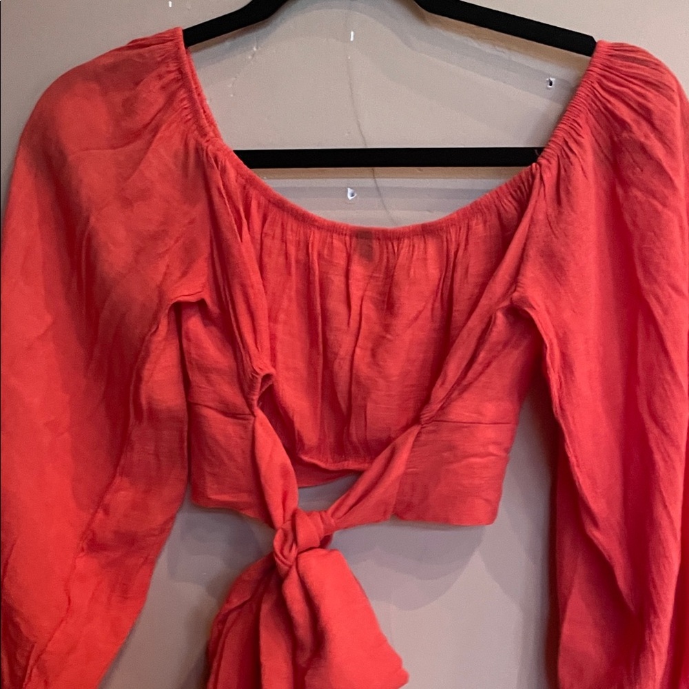 Source Unknown Coral Tie-Front Long Sleeve Crop Top - Picture 3 of 4